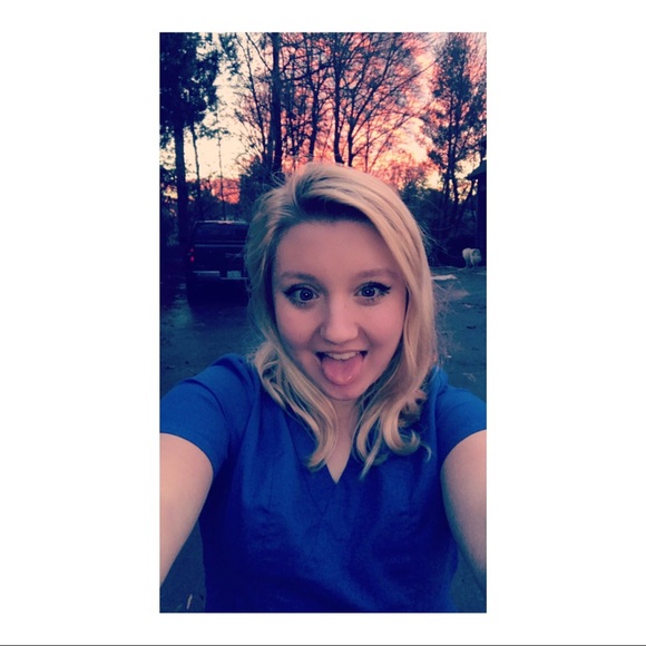 Meet your Posher, Haley - Picture 2 of 3